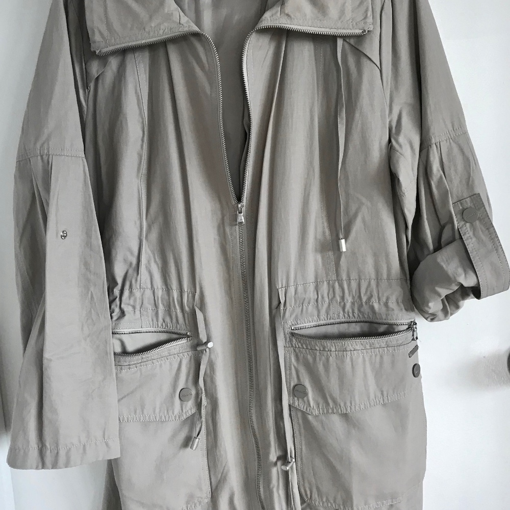 Kenneth Cole Light jacket, hood, adjustable waist